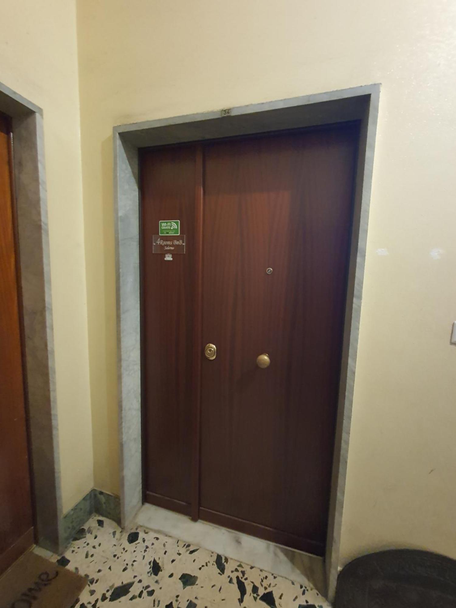 4Rooms Guest House Free Wi-Fi Salerno Exterior foto