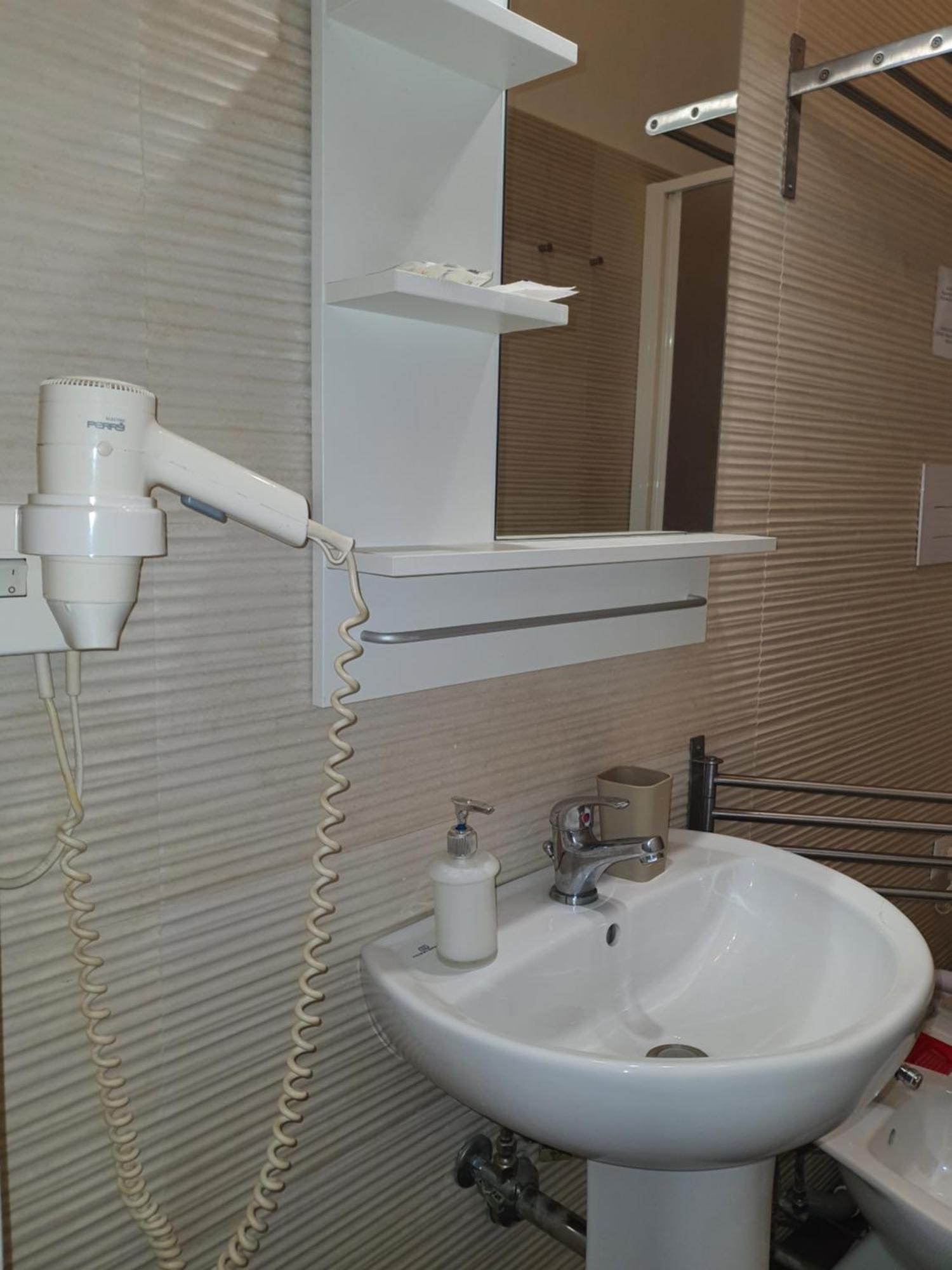 4Rooms Guest House Free Wi-Fi Salerno Exterior foto