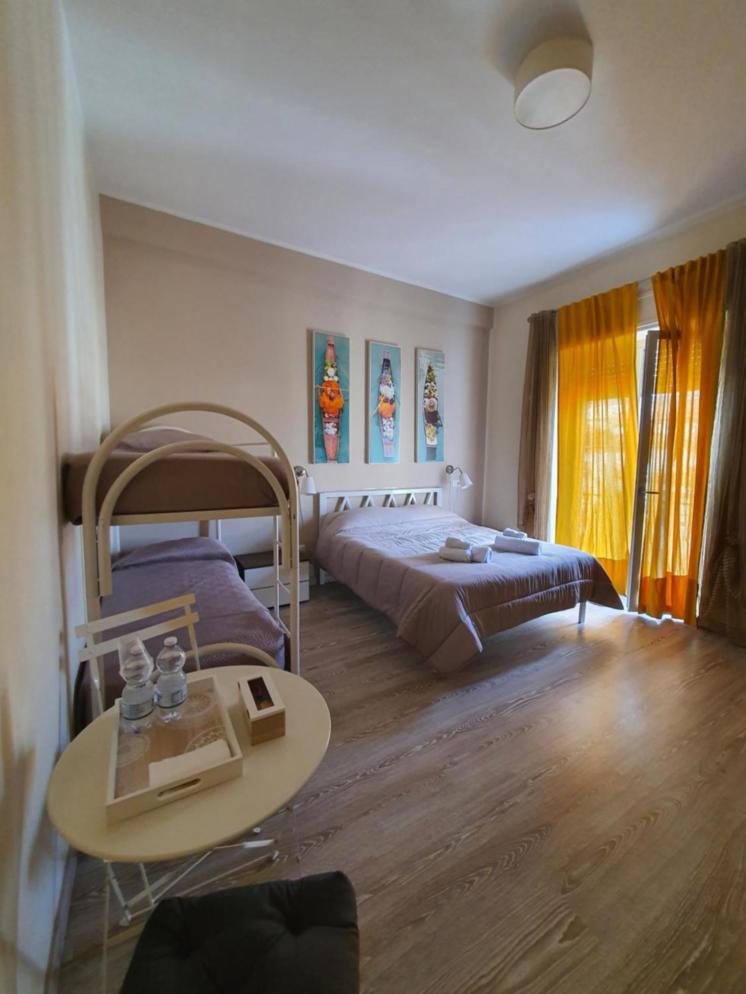 4Rooms Guest House Free Wi-Fi Salerno Exterior foto